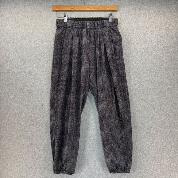 Lululemon Athletica Womens Size 4 Black White Cropped Jogger Pants Elastic Waist - Picture 1 of 14